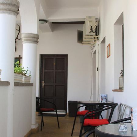 Eden Panzio Bed and Breakfast Eger Exteriör bild