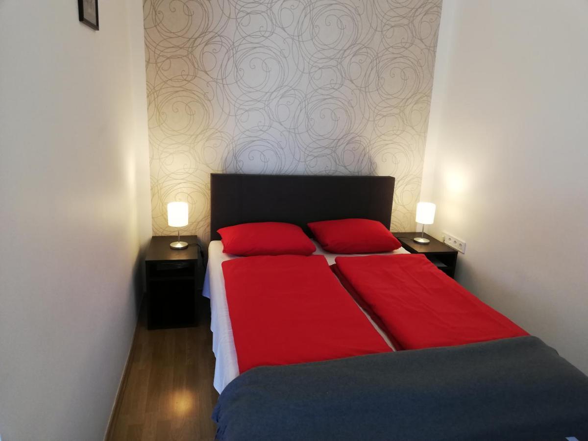 Eden Panzio Bed and Breakfast Eger Exteriör bild
