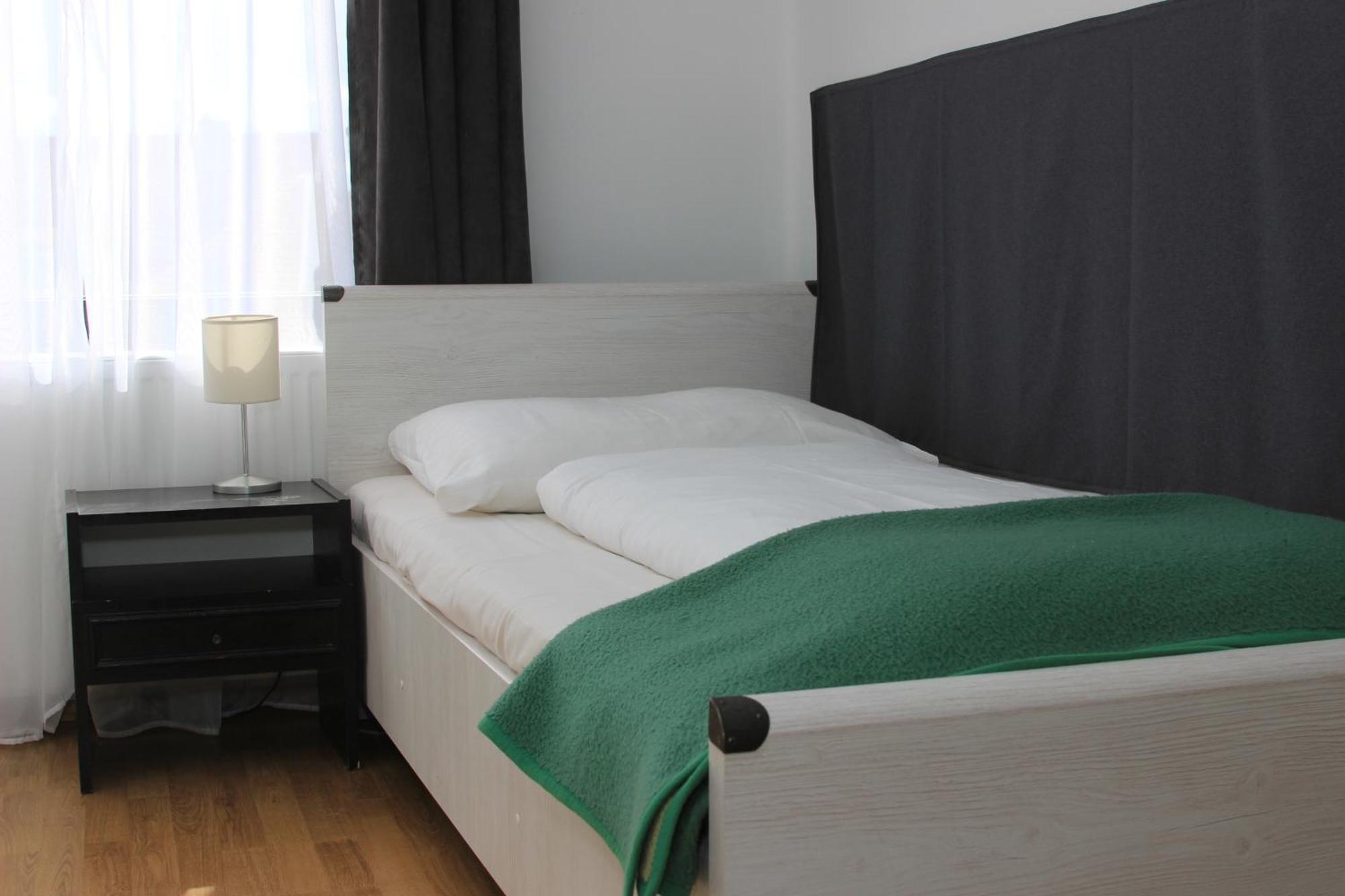 Eden Panzio Bed and Breakfast Eger Exteriör bild