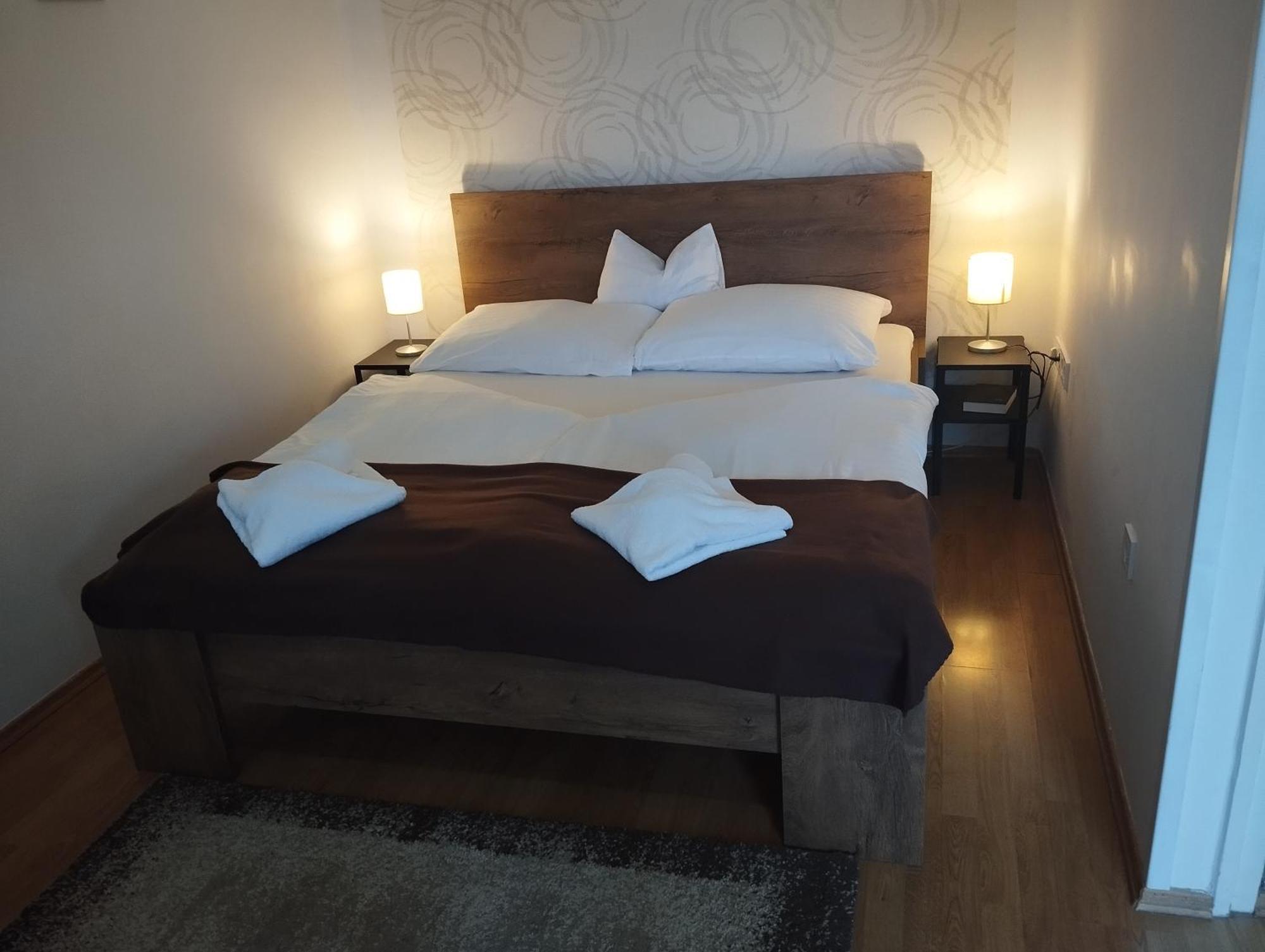 Eden Panzio Bed and Breakfast Eger Exteriör bild