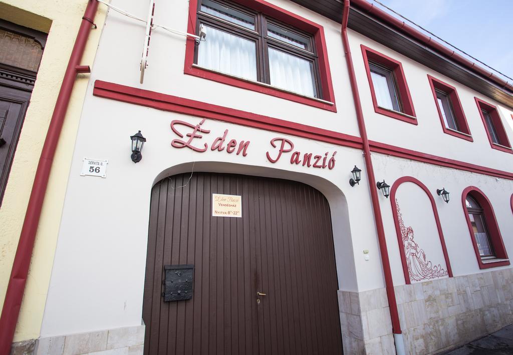 Eden Panzio Bed and Breakfast Eger Exteriör bild