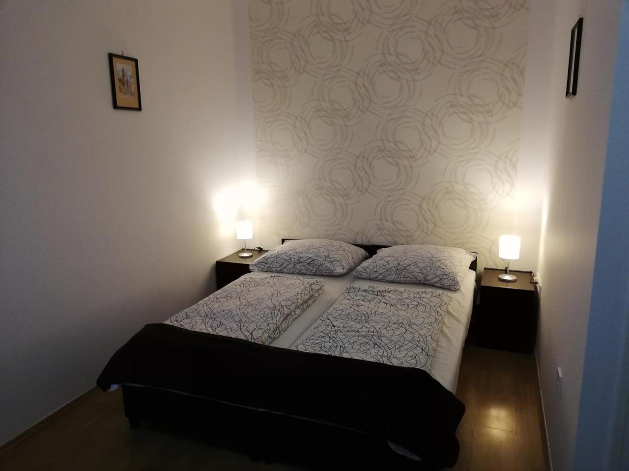 Eden Panzio Bed and Breakfast Eger Exteriör bild