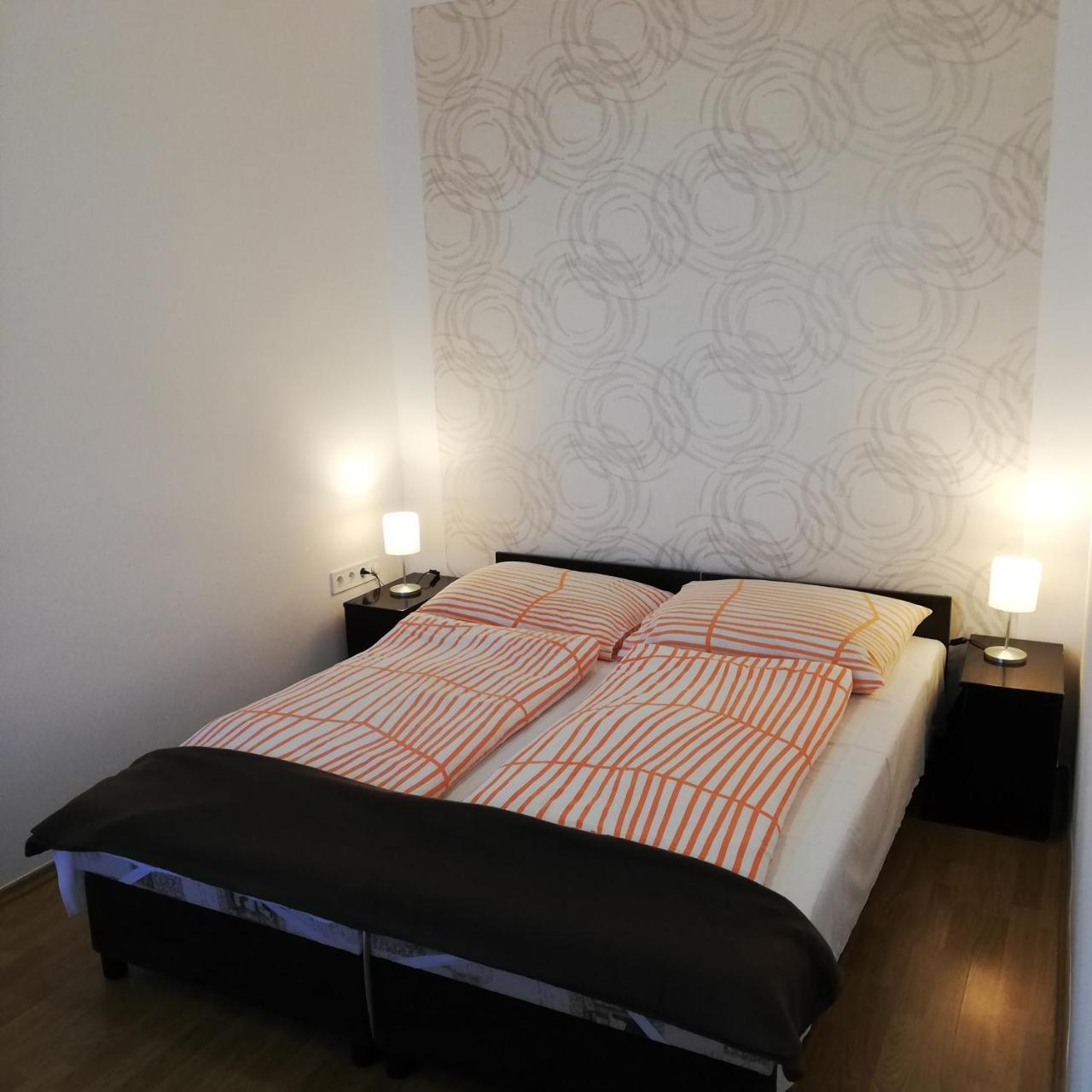 Eden Panzio Bed and Breakfast Eger Exteriör bild